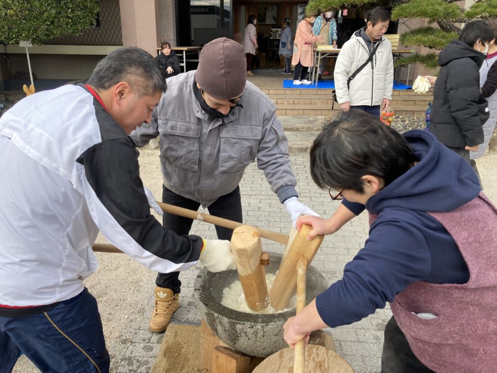 お餅つき2024年