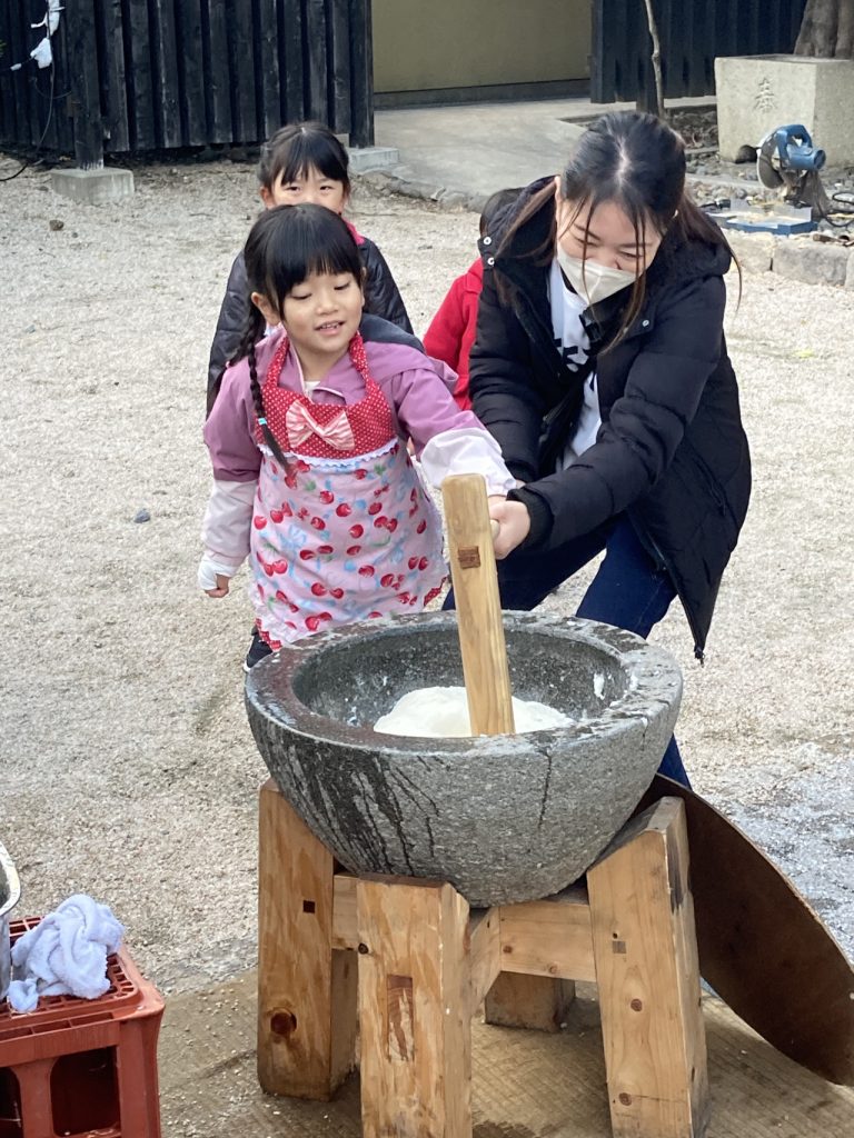 お餅つき2024年