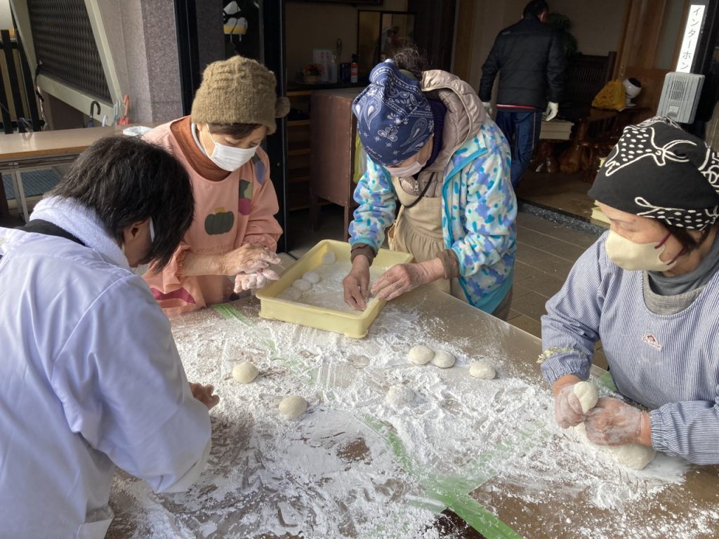 お餅つき2024年